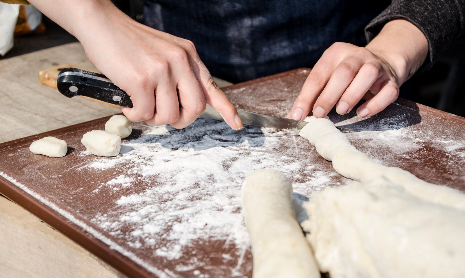 Table & Lens